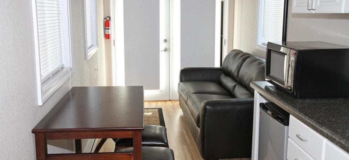 casas-prefabricadas-en-contenedores-maritimos-en-amazon3