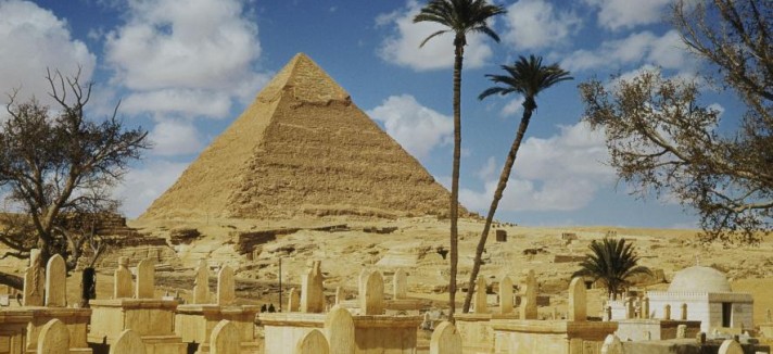 2-pyramids-giza-nationalgeographic_697353.adapt_.885.1