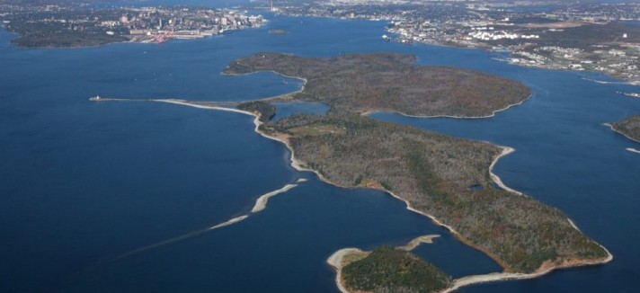 mcnabsisland-cover-oct-2007-1600x1055-930x613
