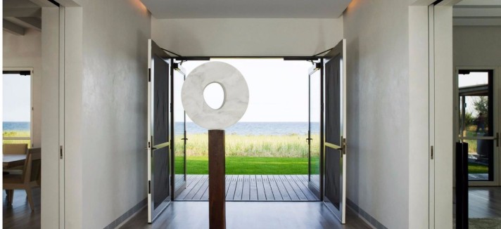 the-home-also-gives-its-owner-private-access-to-the-atlantic-ocean