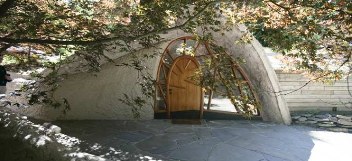 mushroomhouse-porch
