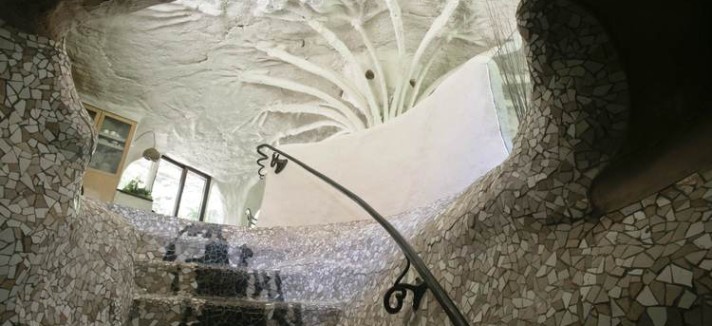 mushroomhouse-stairs