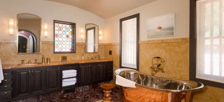 La proprietà ha tre bagni