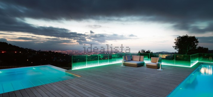 piscina_noche