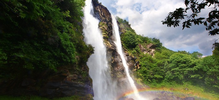 aquafraggia-falls-lombardia-italia