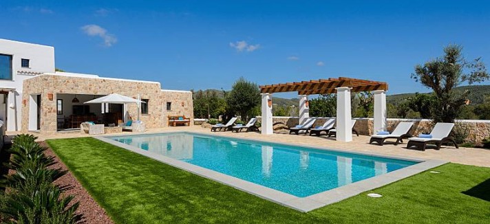 villa-ibiza-piscina-dia