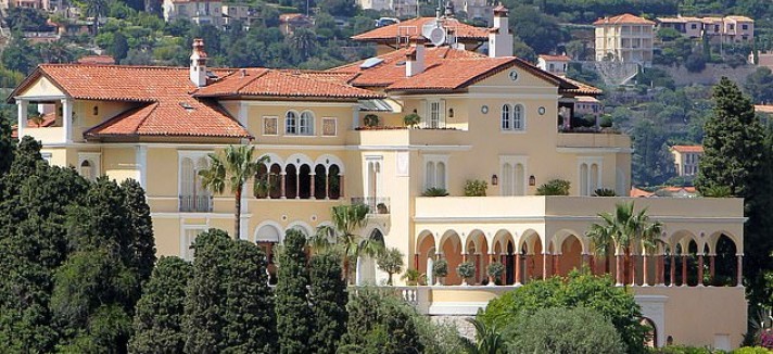 Ha speso 90 milioni di euro per una casa per le feste del jet set