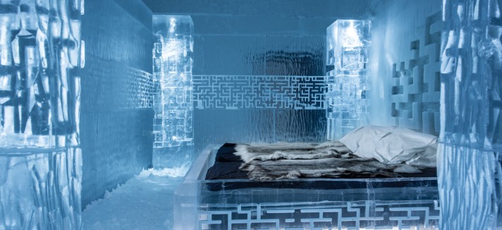 medium_deluxe-suite-_dont-get-lost-icehotel-2017