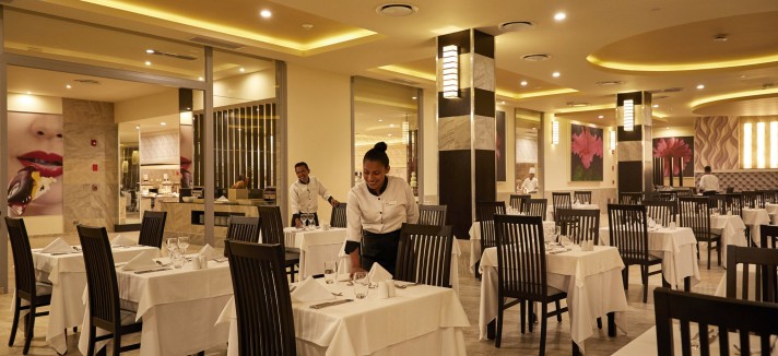 xrm_19_047_-_main_restaurant