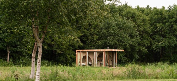 the-way-we-build-forest-cabin-retreat-01