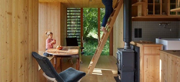 Mini casa in legno