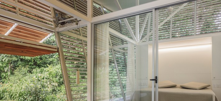 no-footprint-house-04-costa-rica-prototype-prefabricated