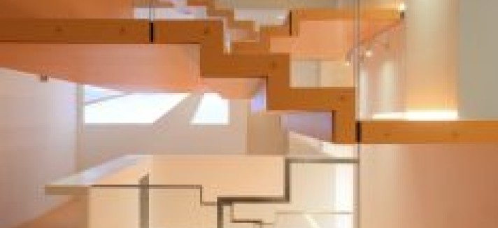 La scala misura 15 metri e ha forma di zigzag