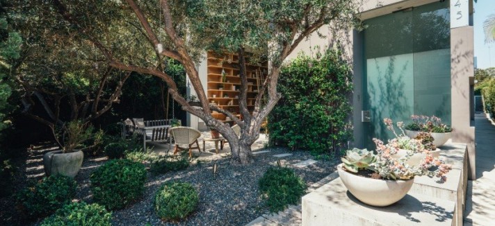 jardin-casa-emilia-clarke