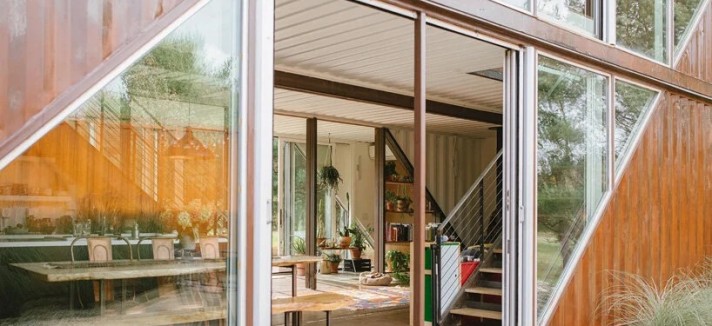 lot-ek-six-shipping-containers-4