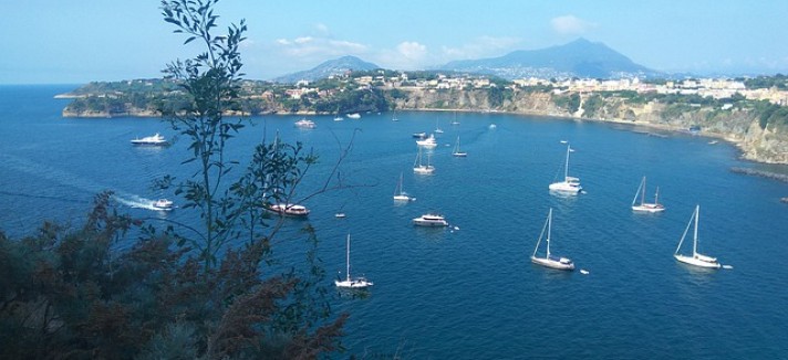 procida-4669907_640