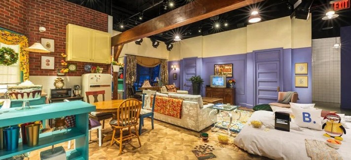 friends-set-overnight-stay-01