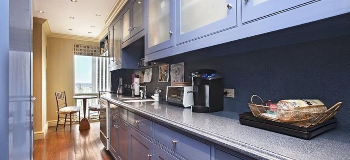 the-kitchen-is-a-bit-cramped-but-there-is-space-for-a-small-breakfast-nook