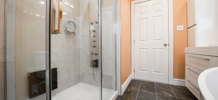 Bagno con doccia