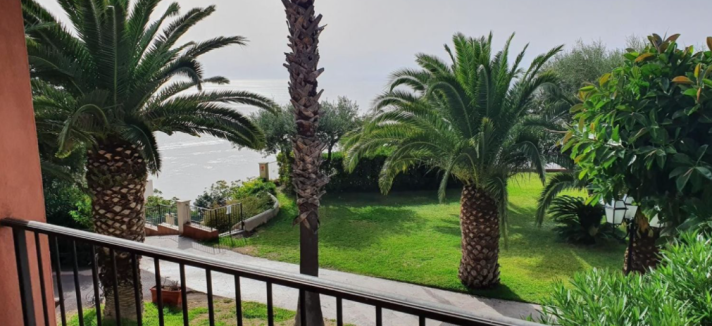Resort all'asta a Sant’Alessio Siculo 