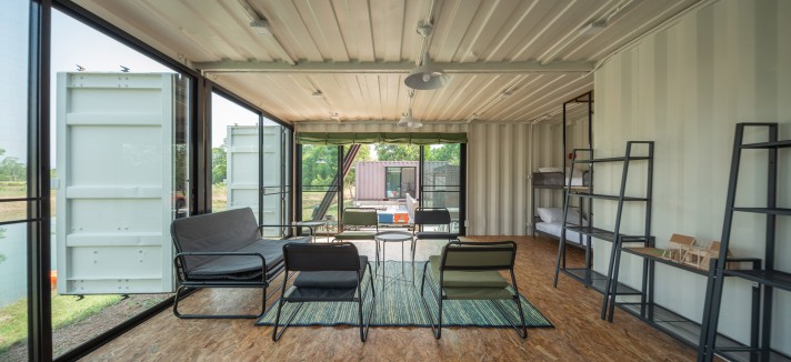Il salone di The Container Cabin