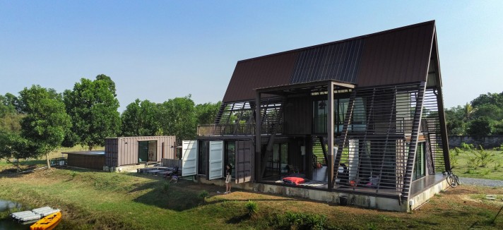 La vista laterale di The Container Cabin