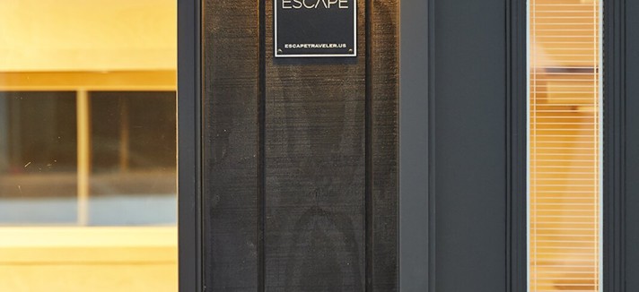 Un dettaglio della facciata di eEscape