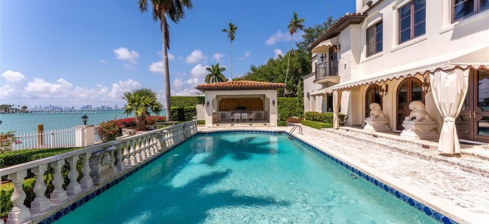 Ogni villa ha una piscina privata