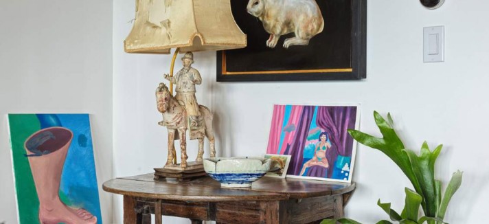La casa cuenta en cada rincón con numerosos objetos de arte.