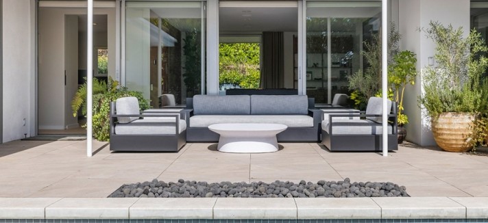 Se vende una propiedad del difunto Matthew Perry en Hollywood. Patio exterior