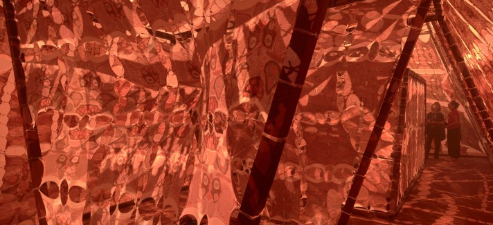 El interior del templo dispone de una serie de altares para la quema de bakhoor e incienso.
