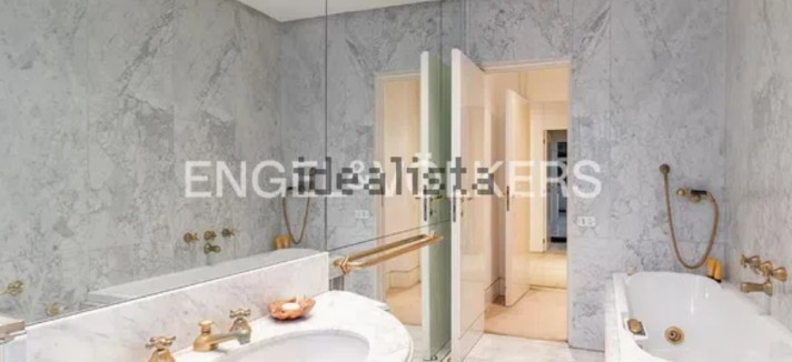 Casa di Raffaella Carrà, bagno