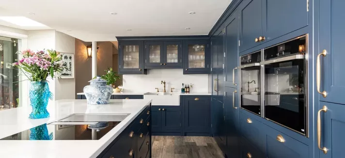 Armarios de cocina en azul oscuro