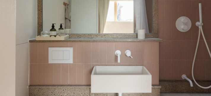 I bagni sono dotati di pavimenti e piastrelle in terrazzo