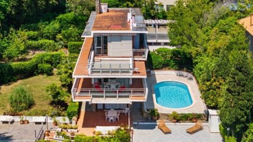 sea view villas with swimming pool