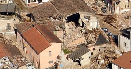 Onna, la casa che resistette al terremoto l'abatte l'anas