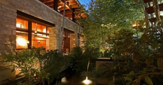 Case da sogno: un ex mulino con dentro una foresta (cipro)