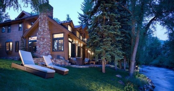 Case da sogno: in poltrona nei boschi in riva al fiume (colorado)