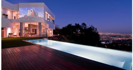 Case da sogno: al cinema in piscina sulle colline di hollywood (los angeles)