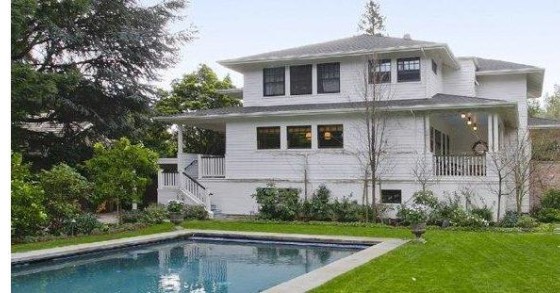 Facebook, marc zuckerberg è cresciuto e si è comprato la villa (foto)