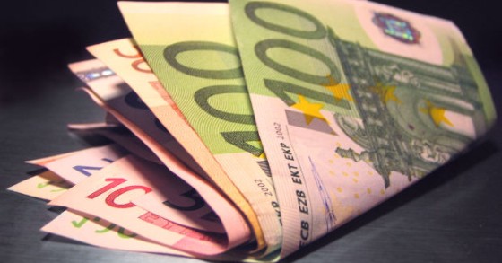 Gli italiani non si fidano dell'euro ma non vorrebbero neppure tornare alla lira