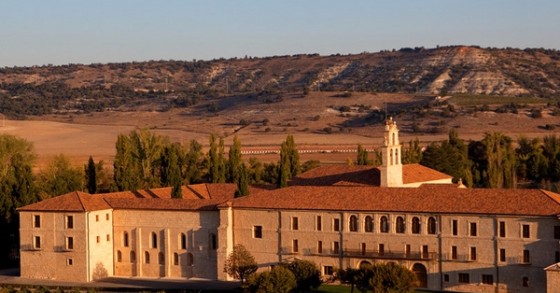 Hotel speciali: un'antica abbazia del XII secolo circondata da vigneti nella regione spagnola di castiglia-león