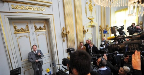 Il premio nobel per l'economia ad alvin e. Roth e lloyd shapley