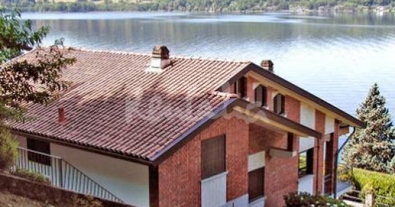 Casa del week end: villa con giardino sulle rive del lago d'orta (fotogallery)