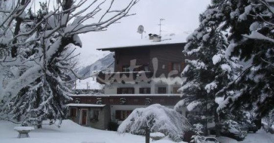 Casa del week-end: aspettando natale tra le nevi della valtellina (fotogallery)