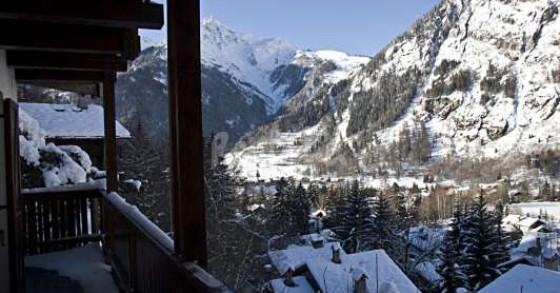 Casa del week end: nella rinomata località sciistica di courmayeur con vista al monte bianco (fotogallery)