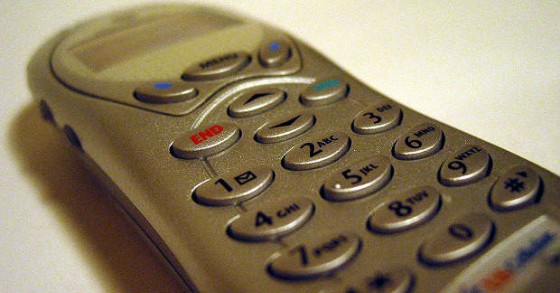 Offerte telefonia fissa, chiamare i cellulari da casa costa meno 