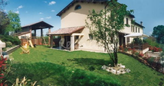 Casa del week end: un'antica villa colonica nella campagna romagnola (fotogallery)