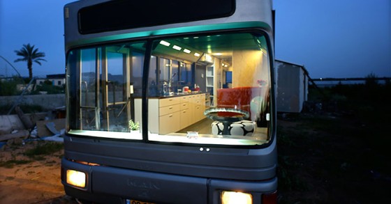 La casa più vintage del mondo è un autobus di linea riadattato (fotogallery)