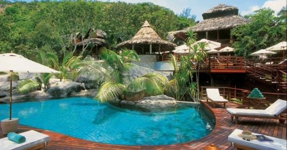 Un tuffo in paradiso, ecco la magia di un resort affacciato sul mare cristallino delle seychelles (fotogallery)